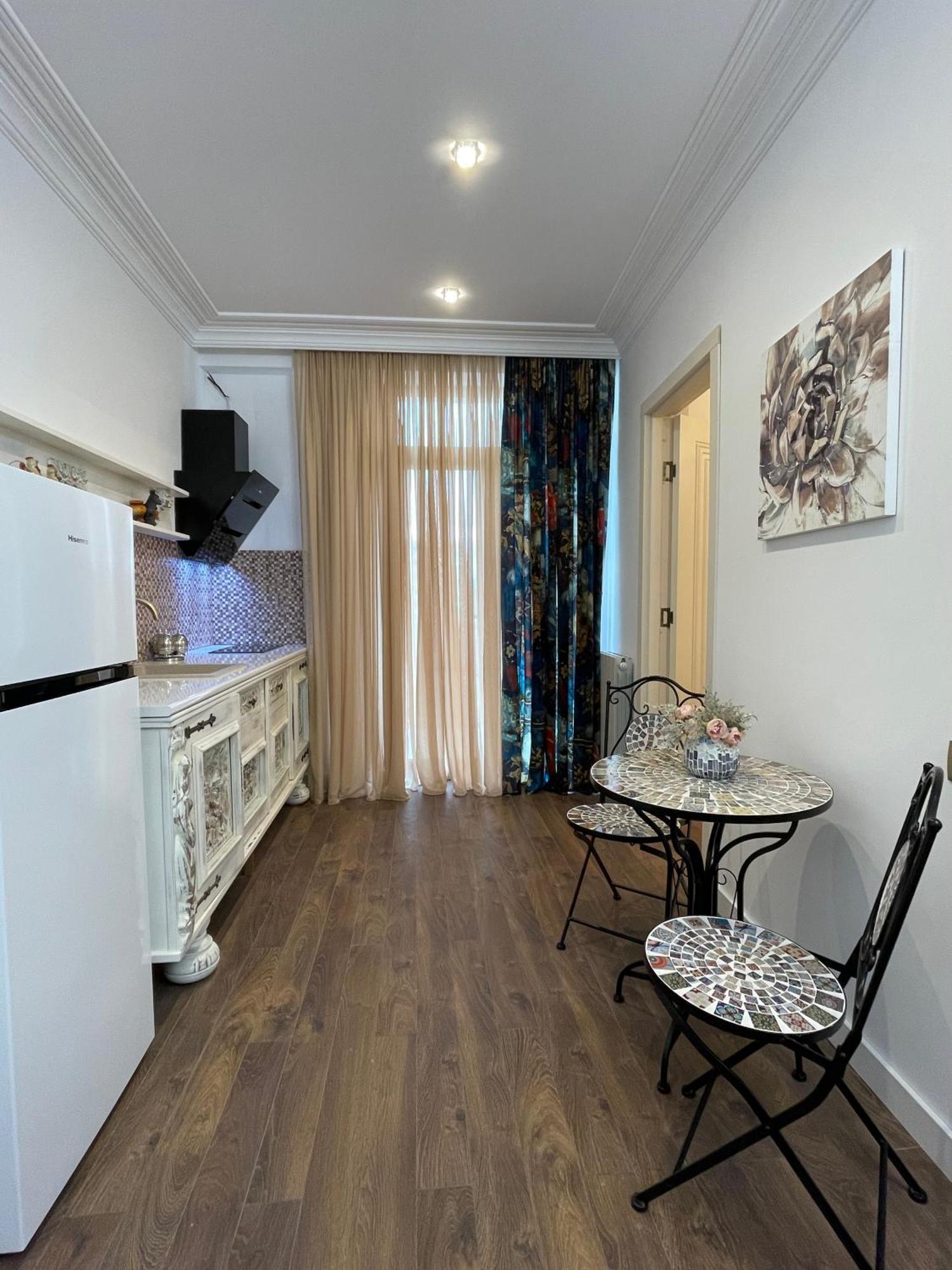 Picasso Apartment 쿠타이시 외부 사진