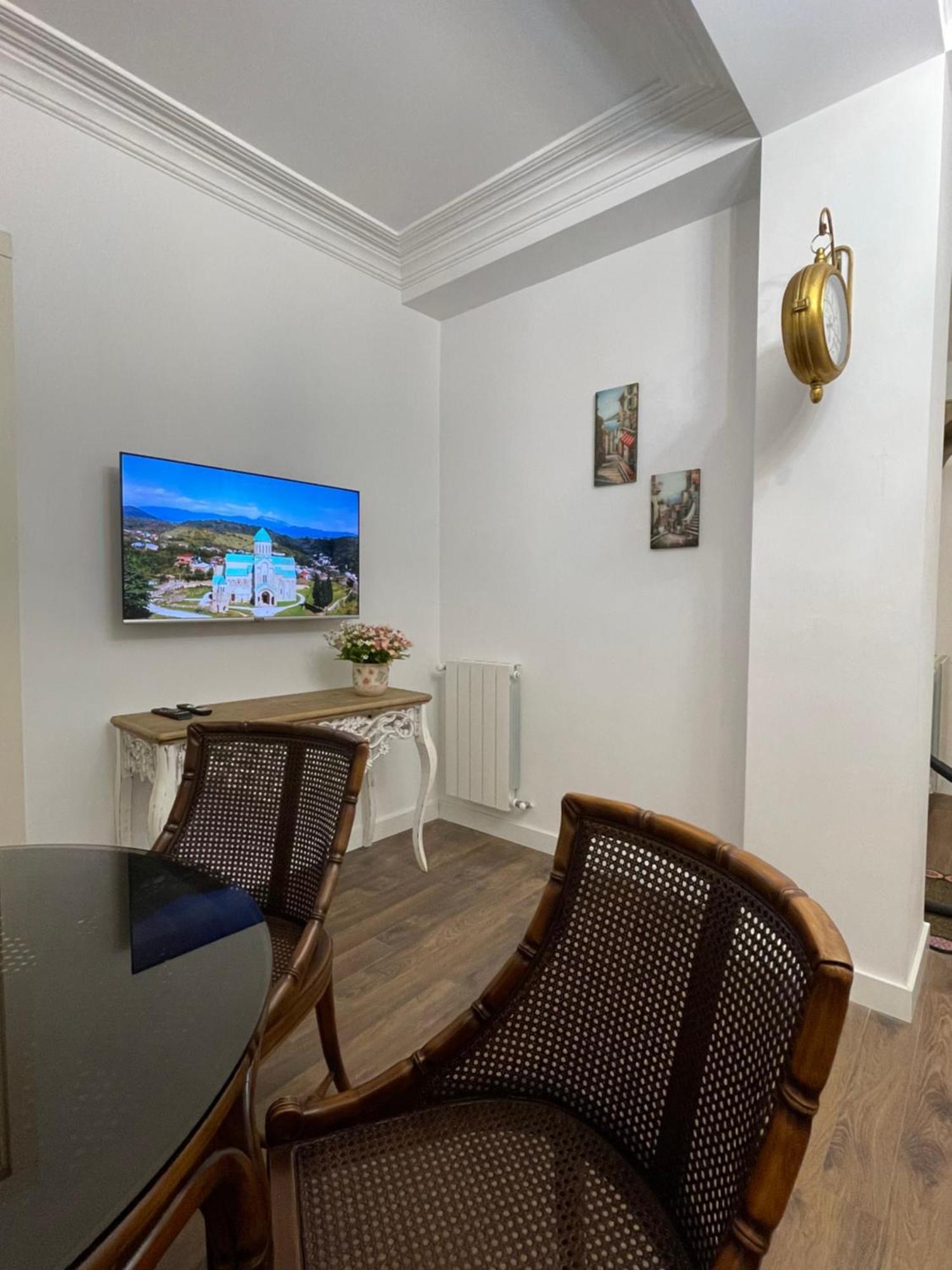 Picasso Apartment 쿠타이시 외부 사진