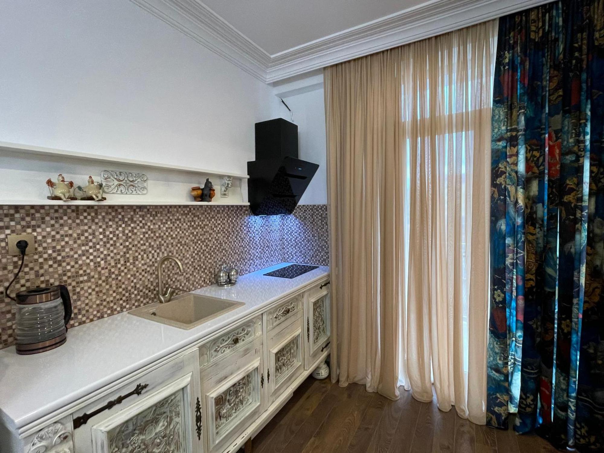 Picasso Apartment 쿠타이시 외부 사진