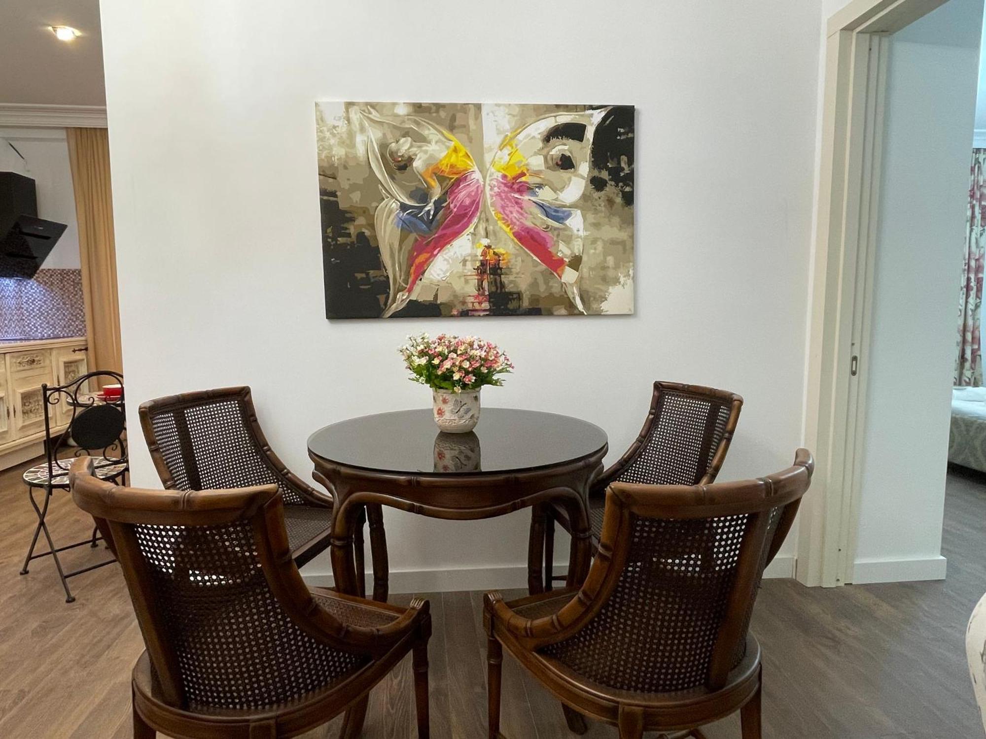 Picasso Apartment 쿠타이시 외부 사진